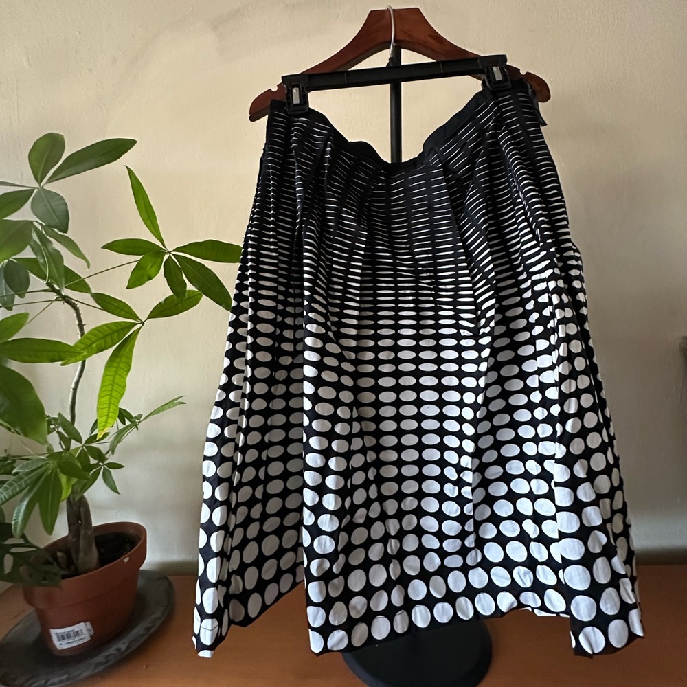 Calvin Klein Black and White A-Line Skirt
